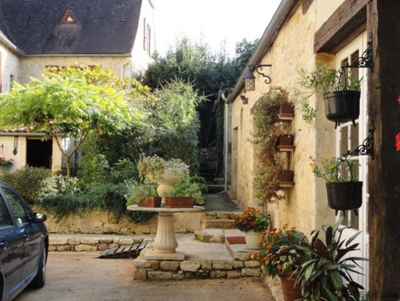 Stone House And Two More Houses With 18.. - 2