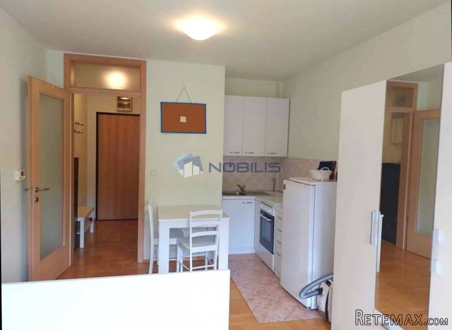 Zagreb, Vrapče, RIS naselje, 28 m2 + 11,50 m2 parking