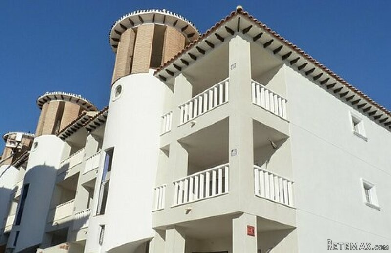 2 BED BEACH APARTMENTS - 600 METRES TO..