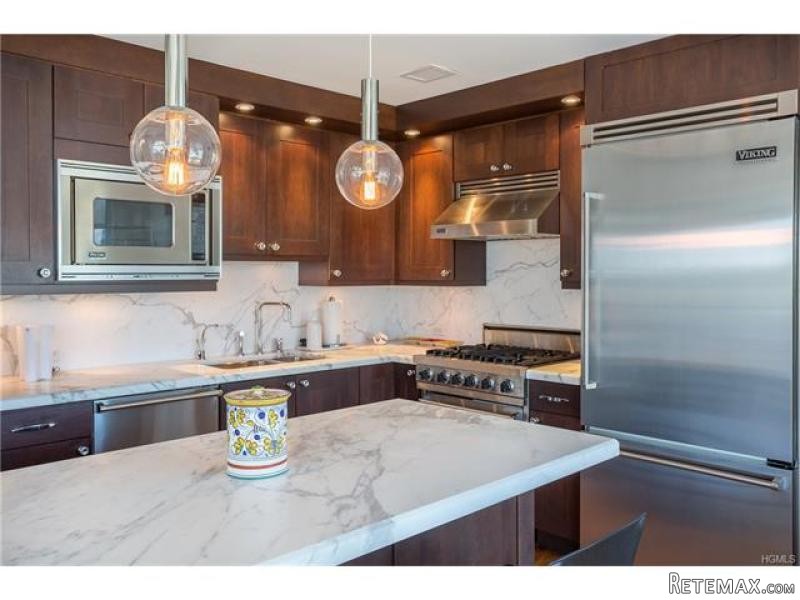 2 bedroom House For Sale: 5 Renaissance.. - 2