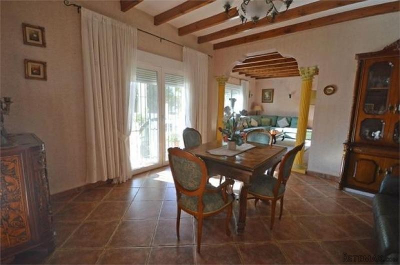5 bedroom detached house for sale - 2