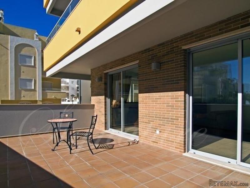 2 bedroom Apartment For Sale:..