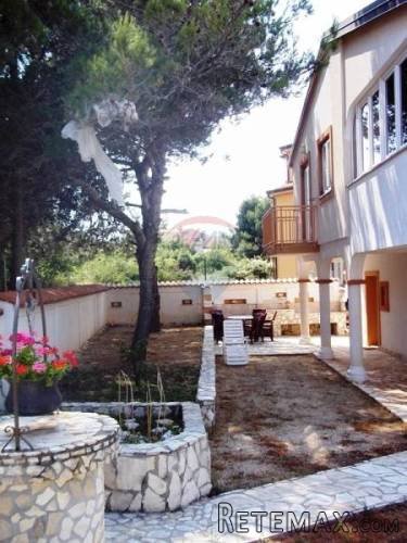 Istra-Ližnjan, nova potpuno opremljena kuća sa 2 stana - 5