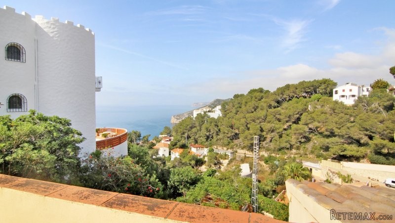 Large traditional 7 Bedroom villa with..
