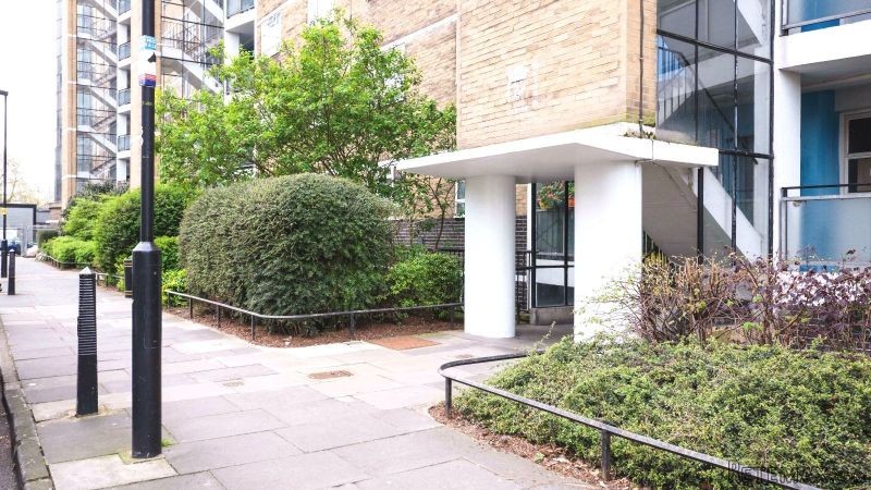 A Superb Room Available To Rent In.. - 2