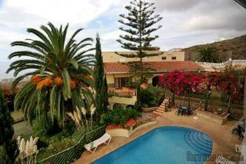 Country House For Sale in Adeje..