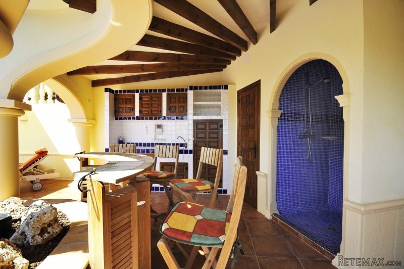 Superb 5 Bedroom House with Panoramic.. - 2