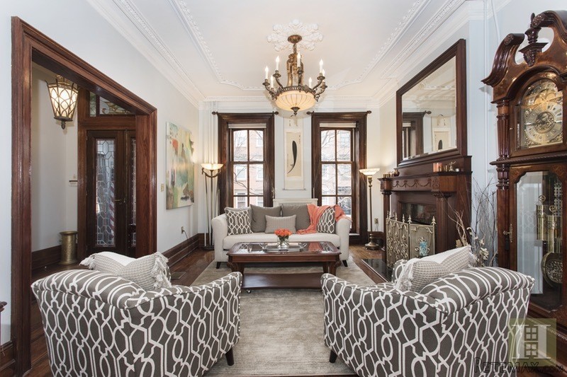 5 bedroom House For Sale: 714.. - 2