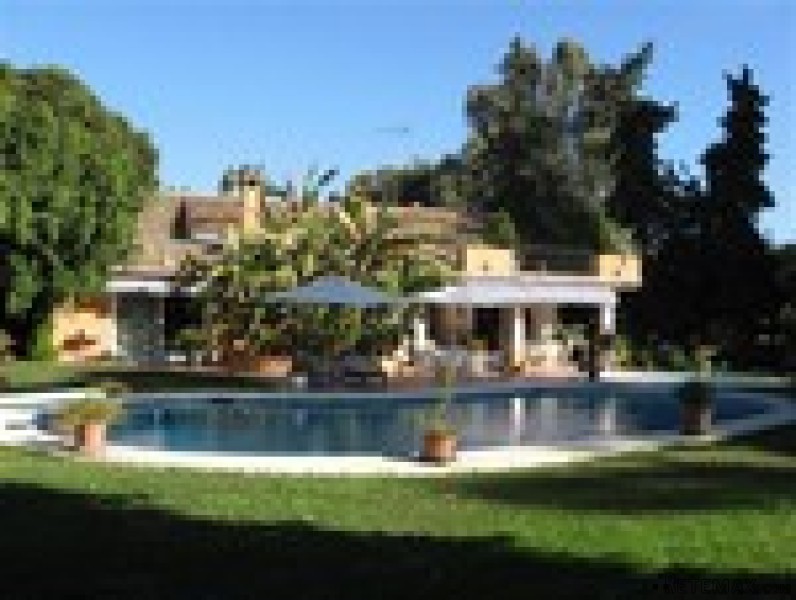 9 Bedrooms - Villa - Malaga - For Sale