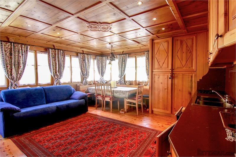 3 bedroom Apartment For Sale: Strada..