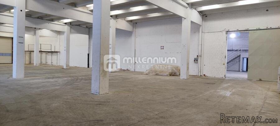 Novi Vinodolski, 3.731.48m2, zakup poslovnog peostora