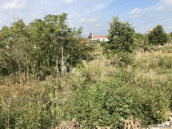 GRAĐEVINSKO ZEMLJIŠTE NA ATRAKTIVNOJ LOKACIJI - 2