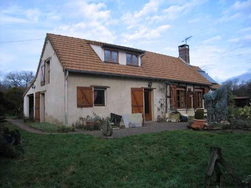 4 Bedrooms - House - Bourgogne - For..