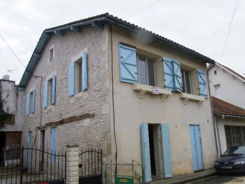A Collection Of 3 Apartments Consisting - 2