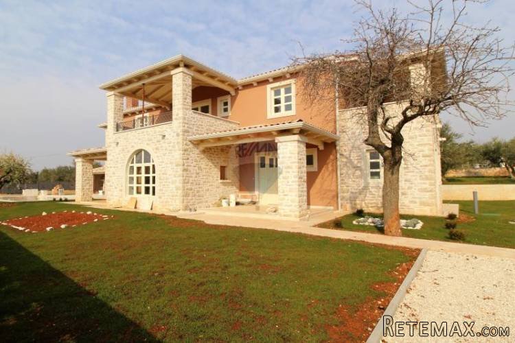 Prekrasna vila s bazenom 12 km od mora - 3