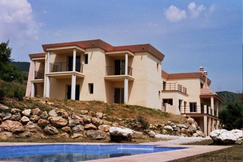8 Bedrooms - Villa - Malaga - For Sale