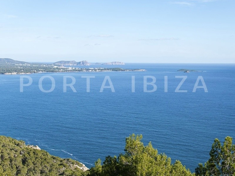 Exceptional property with breathtaking..