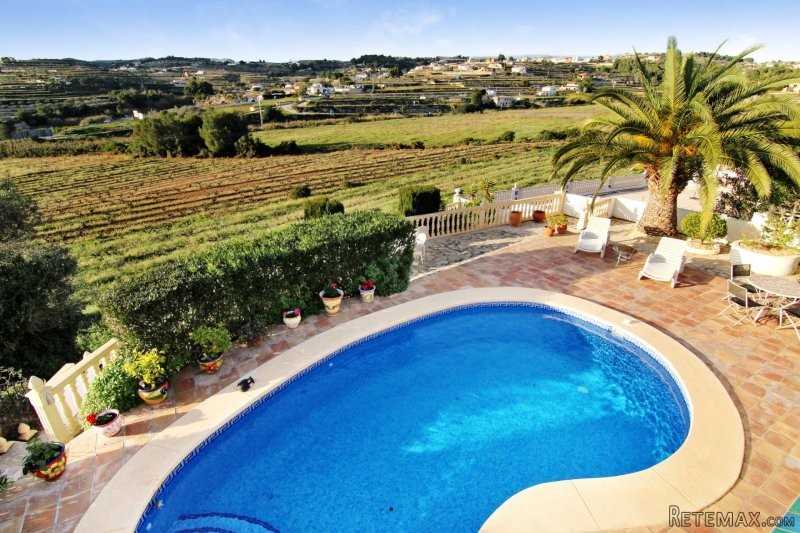 Lovely 5 bedroom villa close to..