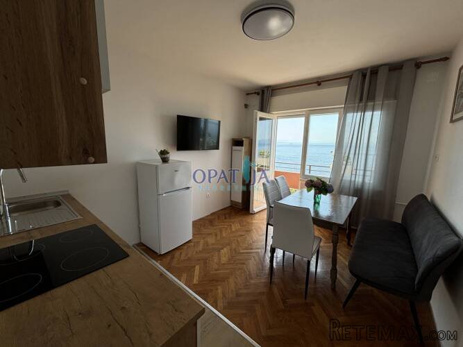 Stan u Ičićima, 104.00 m2, 200 metara od mora s prekrasnim p..