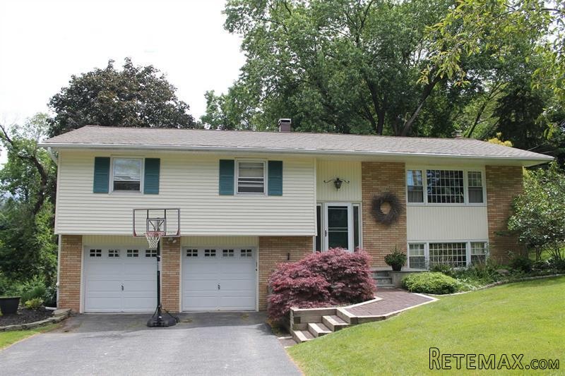 3 bedroom House For Sale: 31 Fair Way.. - 2