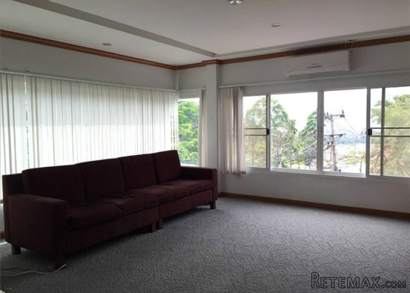 4-Storey Apartment Building with 8.. - 2