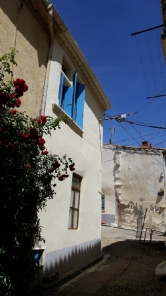 Pretty Village House Just 5 Minutes.. - 2