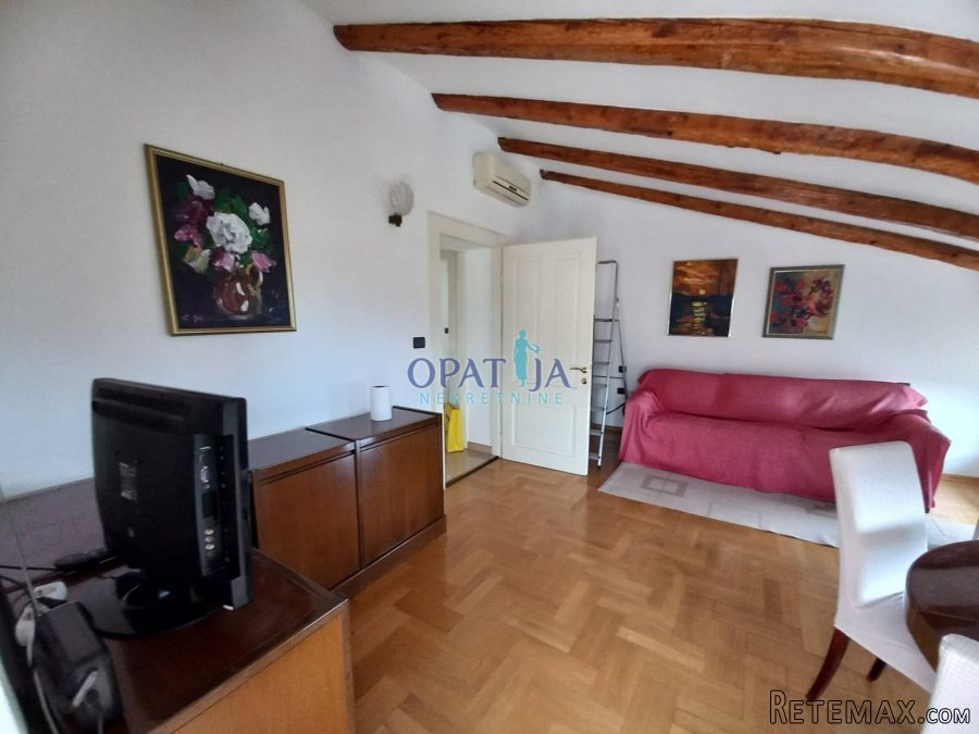 Opatija, Volosko, stan u staroj vili s terasom - 2