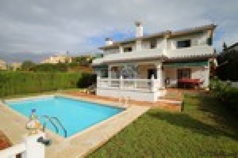 4 Bedrooms - Villa - Malaga - For Sale