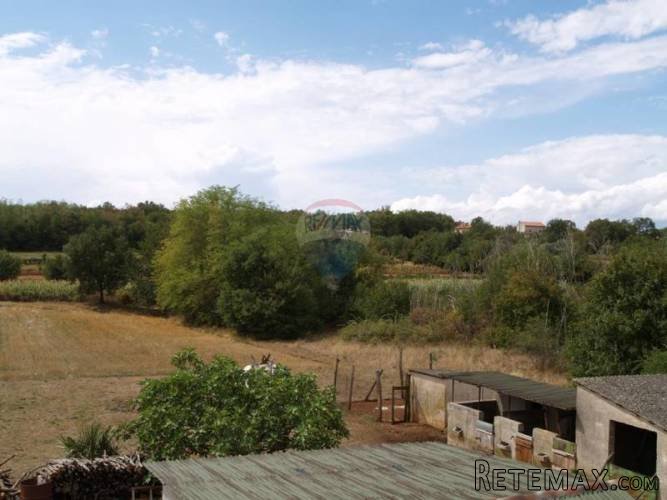 Građevinsko zemljište 5 km od Umaga, 6 km od Buja