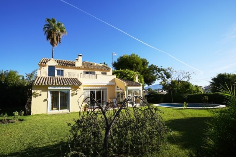 5 Bedrooms - Villa - Malaga - For Sale