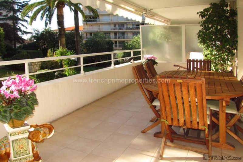 Sale Apartment - Juan-les-Pins Centre - 2