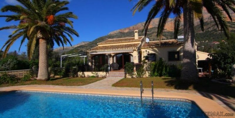 3 Bedroom 3 Bathroom Villa in Javea.