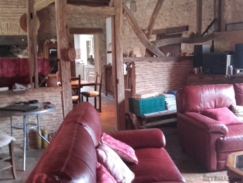 4 Bedroom Town House With Garden.. - 2