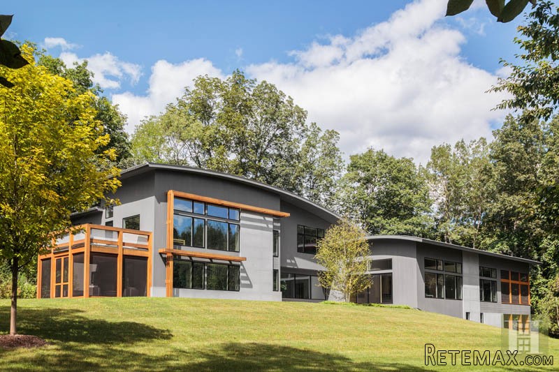 6 bedroom House For Sale: 157 CALHOUN.. - 2