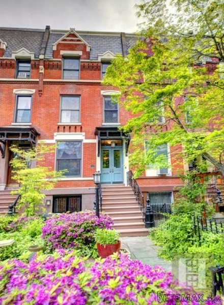 4 bedroom Town House For Sale: 3 A 2ND..