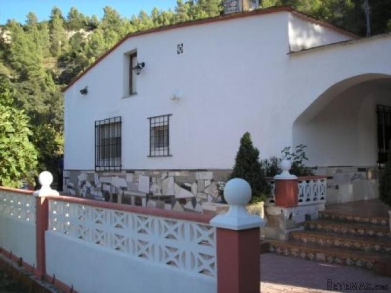Detached 3 Bedroom Country House For..