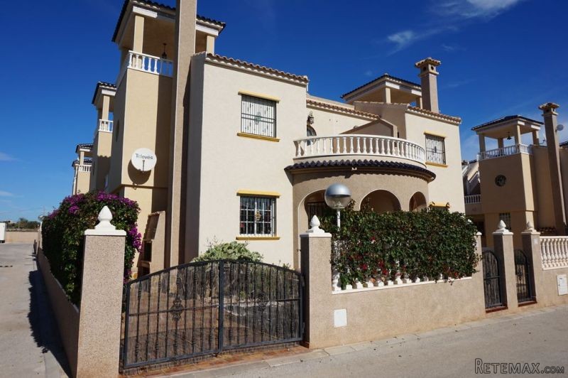3 Bedrooms - Property - Alicante - For..