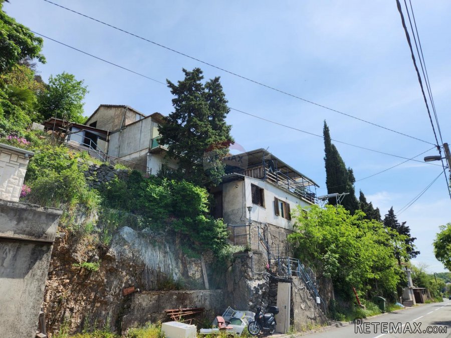 Rijeka, Orehovica - kuća sa 4 stambene jedinice uz adaptacij