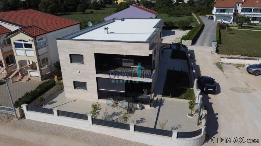 Vir, 40m do mora, 3 stana, garaža + podrum - 2