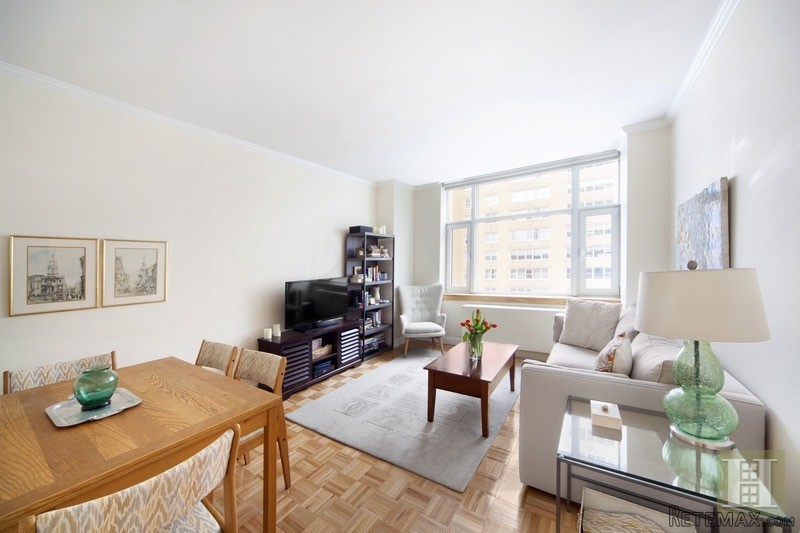 1 bedroom Apartment For Sale: 404 EAST..