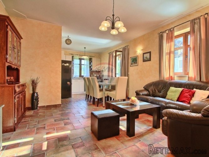 NOVA VILA S BAZENOM NA MIRNOJ LOKACIJI - 4