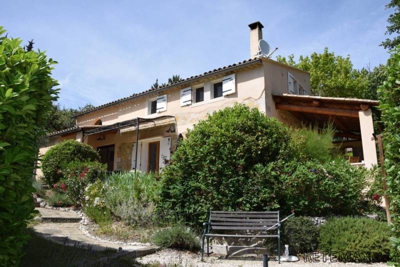 Pretty Renovated Villa With Garden..