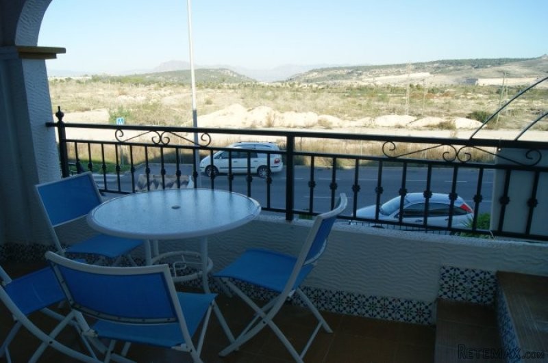 2 bedroom, 1 bathroom Apartment, Entre..
