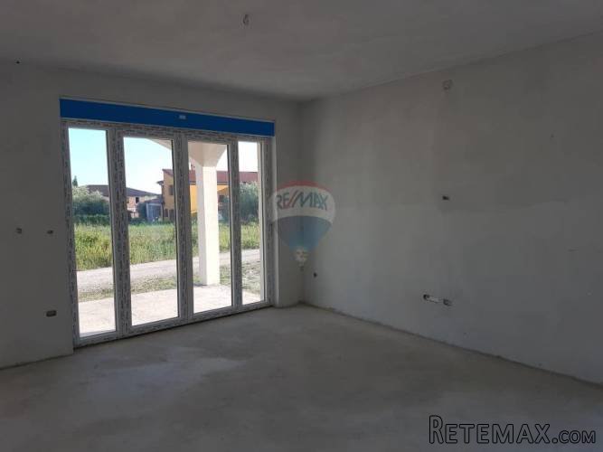 Prodaje se kuća - 3