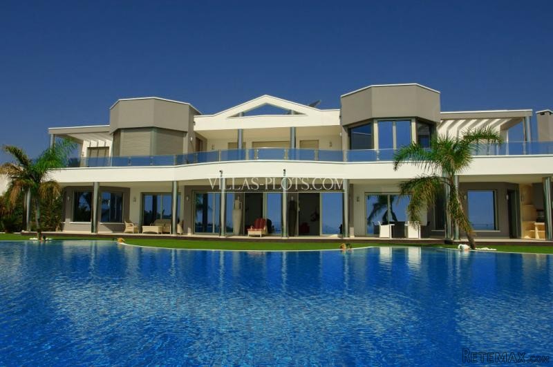6 Bedroom Villa In Moraira