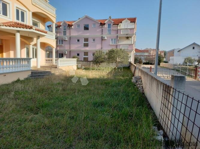 VODICE - KUĆA 800 M2 ODLIČNA PRILIKA - 2