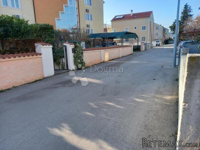 VODICE - KUĆA 800 M2 ODLIČNA PRILIKA - 3