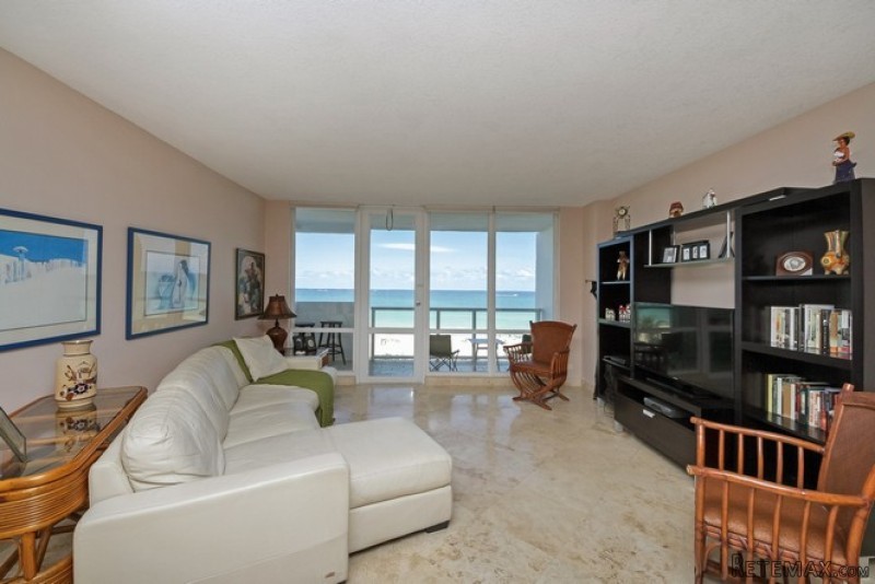 1 bedroom Flat For Sale: 5601 Collins..