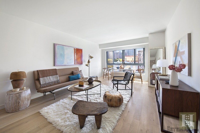 2 bedroom Apartment For Sale: 2231 ADAM..