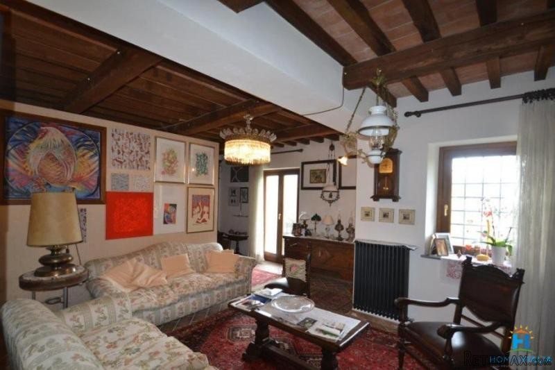 Tastefully renovated 3-storey house
